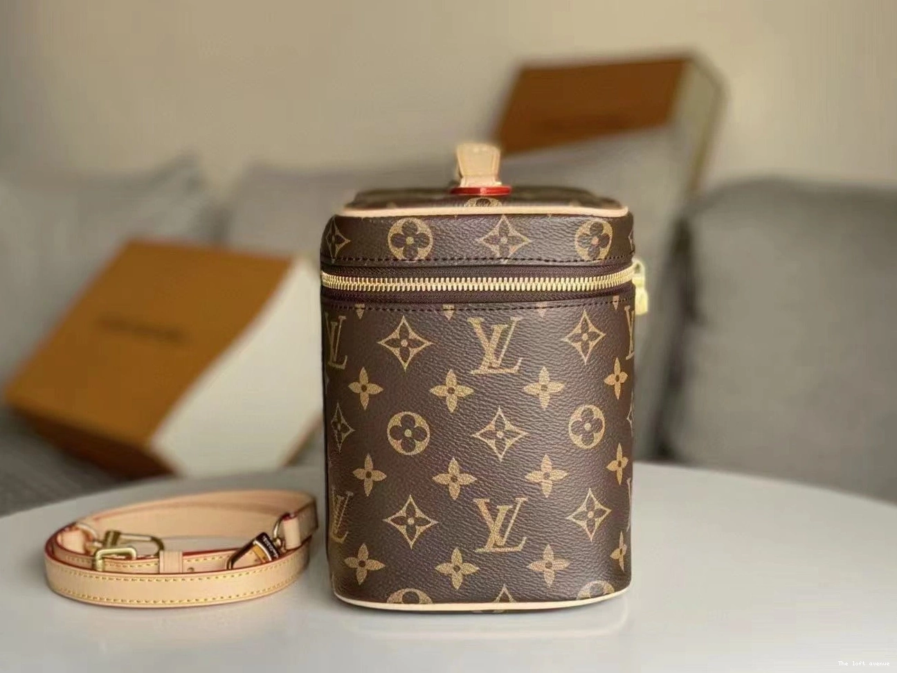 CUSTOM UP LV BAG MAKE VANITY 0820